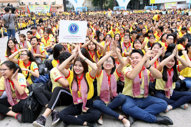 3万多名学生和大学生参加在胡志明市举行的春节志愿者活动 ảnh 1 3万多名学生和大学生参加在胡志明市举行的春节志愿者活动 ảnh 1