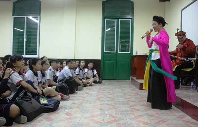 嘲剧走进校园 让学生感受传统艺术魅力 ảnh 1