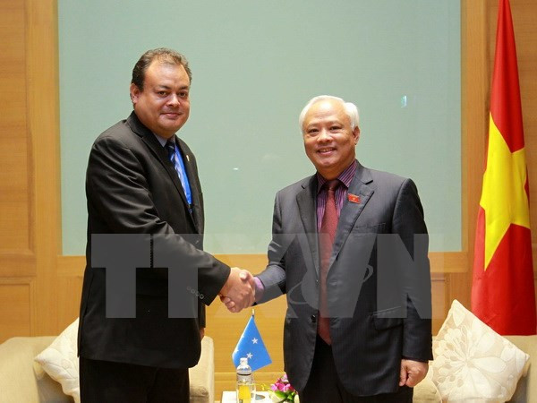 国会副主席汪周刘会见密克罗尼西亚联邦议会副议长 ảnh 1 国会副主席汪周刘会见密克罗尼西亚联邦议会副议长 ảnh 1