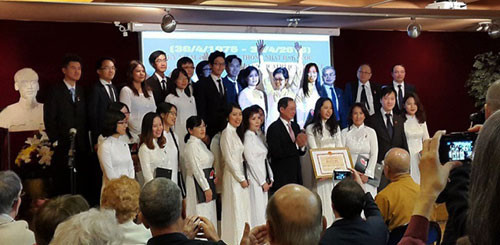 旅法越侨合唱团将回国演出 ảnh 1 旅法越侨合唱团将回国演出 ảnh 1