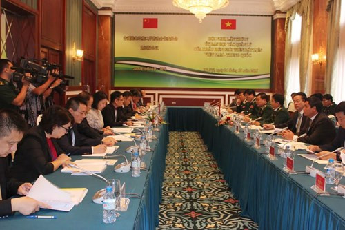 越中陆地边境口岸管理合作委员会第四次会议在河内举行 ảnh 1 越中陆地边境口岸管理合作委员会第四次会议在河内举行 ảnh 1