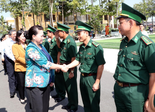 国会主席阮氏金银莅临安江省调研指导 ảnh 1