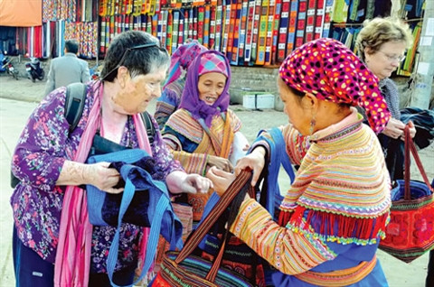 独具一格的老街省山区定期集市 ảnh 5