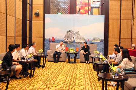 越南广宁省省委常务副书记会见中国广西壮族自治区防城港市代表团 ảnh 1 越南广宁省省委常务副书记会见中国广西壮族自治区防城港市代表团 ảnh 1