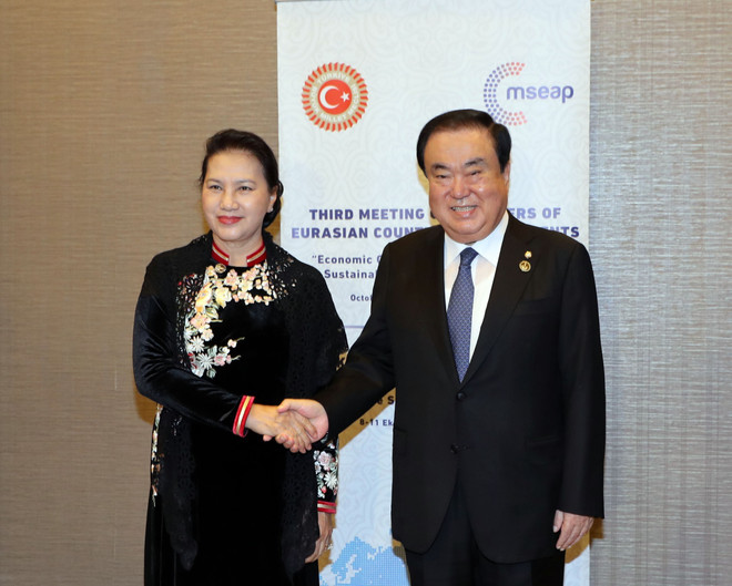 越南国会主席阮氏金银与韩国和白俄罗斯国会领导举行会晤 ảnh 1 越南国会主席阮氏金银与韩国和白俄罗斯国会领导举行会晤 ảnh 1