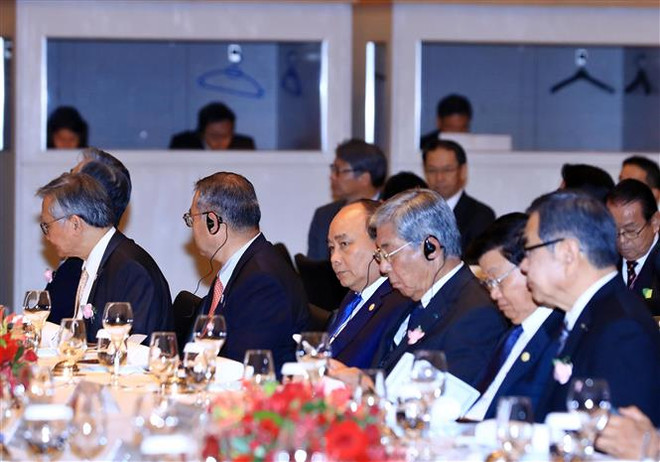 政府总理阮春福在第十届日本与湄公河流域国家峰会上发表重要讲话 ảnh 2 政府总理阮春福在第十届日本与湄公河流域国家峰会上发表重要讲话 ảnh 2