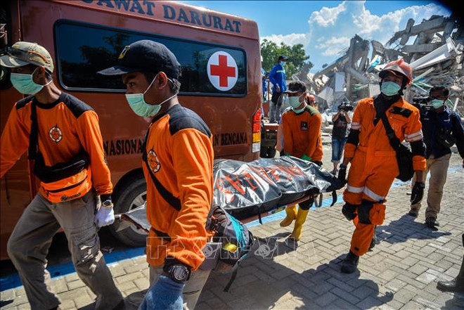 印尼地震和海啸:死亡人数近2000人 灾区搜救工作于10月11日结束 ảnh 1 印尼地震和海啸:死亡人数近2000人 灾区搜救工作于10月11日结束 ảnh 1