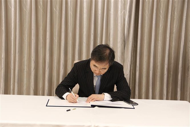 越南驻泰国、韩国大使馆举行原越共中央总书记杜梅吊唁仪式 ảnh 2