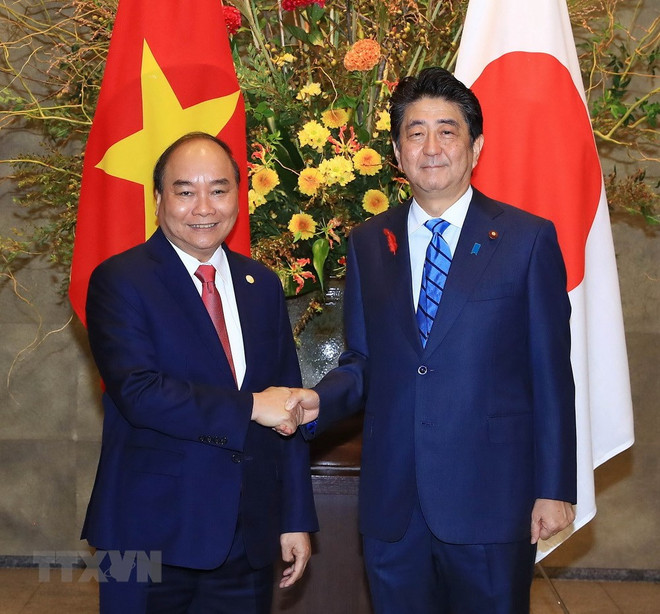 政府总理阮春福与日本首相安倍晋三举行会谈 ảnh 2 政府总理阮春福与日本首相安倍晋三举行会谈 ảnh 2