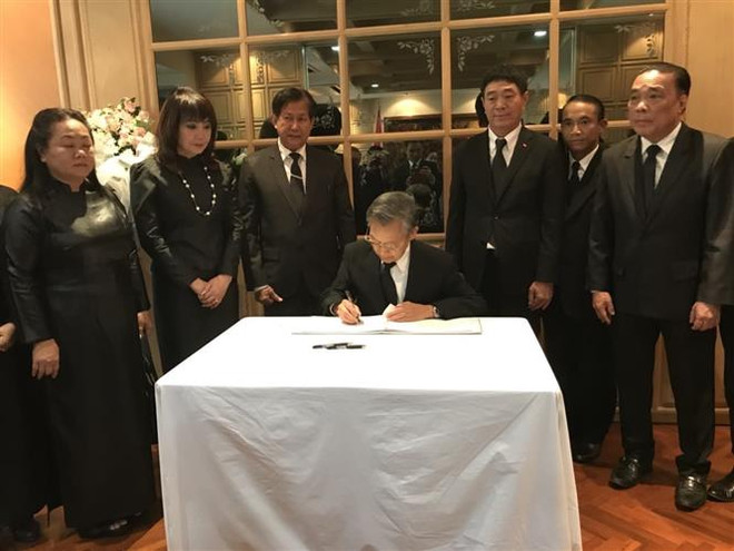 越南驻泰国、韩国大使馆举行原越共中央总书记杜梅吊唁仪式 ảnh 1