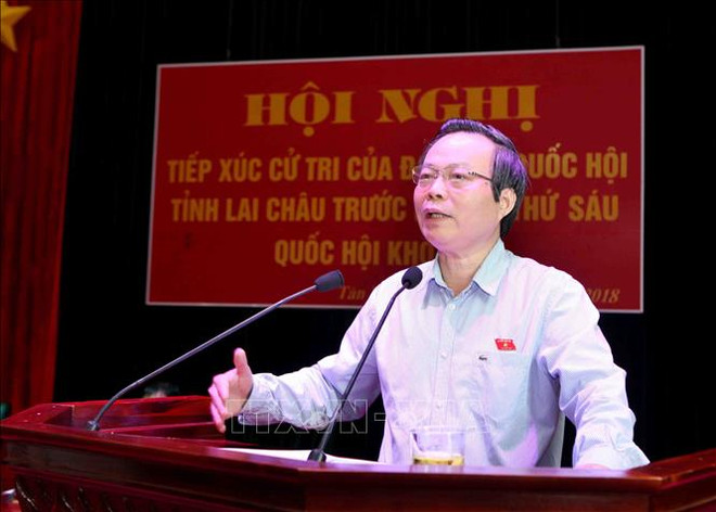 越南国会副主席冯国显接待莱州省选民 ảnh 1