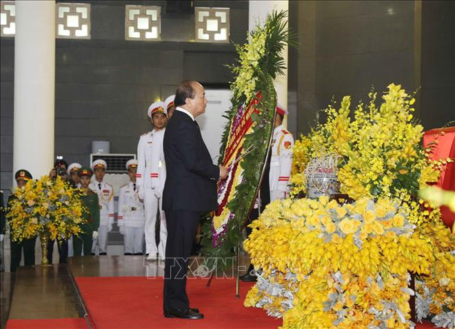 越南领导人对杜梅同志的赞扬和哀悼 ảnh 3 越南领导人对杜梅同志的赞扬和哀悼 ảnh 3