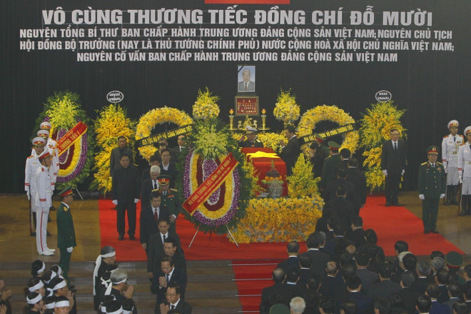 越南领导人对杜梅同志的赞扬和哀悼 ảnh 2 越南领导人对杜梅同志的赞扬和哀悼 ảnh 2