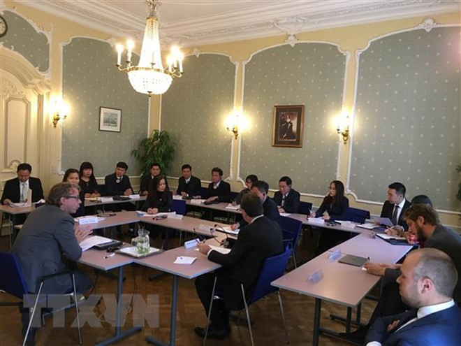 越南公安部代表团赴荷兰参加实施《联合国反酷刑公约》培训班 ảnh 1 越南公安部代表团赴荷兰参加实施《联合国反酷刑公约》培训班 ảnh 1