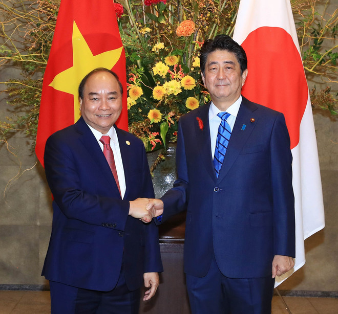 日本首相安倍晋三为越南政府总理阮春福举行隆重欢迎仪式 ảnh 1 日本首相安倍晋三为越南政府总理阮春福举行隆重欢迎仪式 ảnh 1