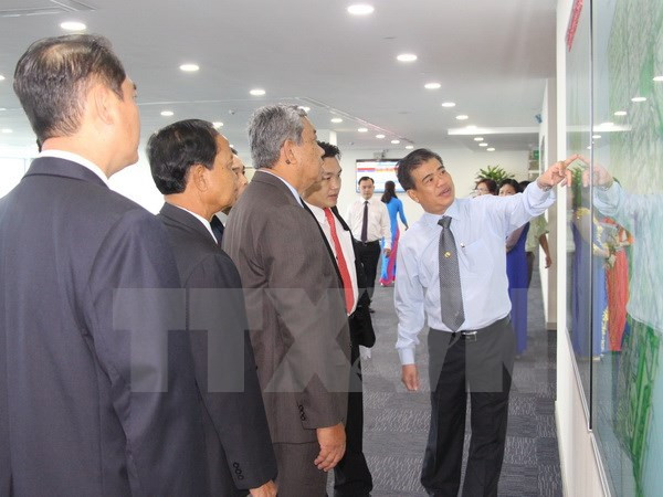 老挝首都万象高级代表团赴平阳省访问考察 ảnh 1 老挝首都万象高级代表团赴平阳省访问考察 ảnh 1