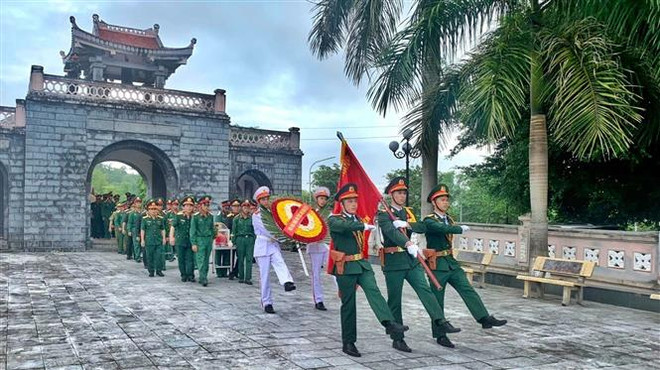 奠边省为在老挝牺牲越南志愿军烈士遗骸举行安葬仪式 ảnh 1 奠边省为在老挝牺牲越南志愿军烈士遗骸举行安葬仪式 ảnh 1