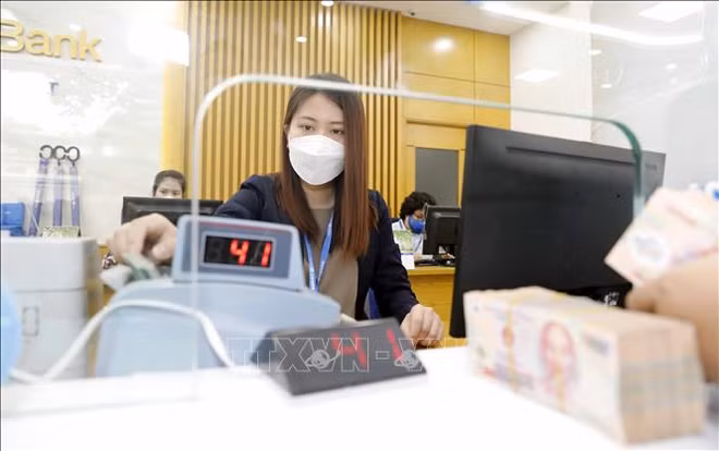 汇丰银行：越南政策利率很可能降至4% ảnh 1