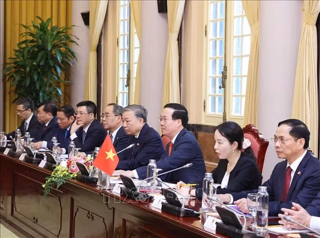 越南国家主席武文赏与韩国总统尹锡悦举行会谈 ảnh 2