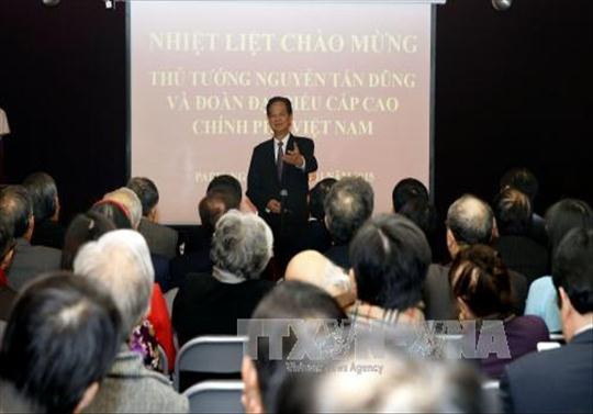 越南政府总理阮晋勇会见法越友好协会秘书长让·皮埃尔·阿尔尚博 ảnh 1 越南政府总理阮晋勇会见法越友好协会秘书长让·皮埃尔·阿尔尚博 ảnh 1