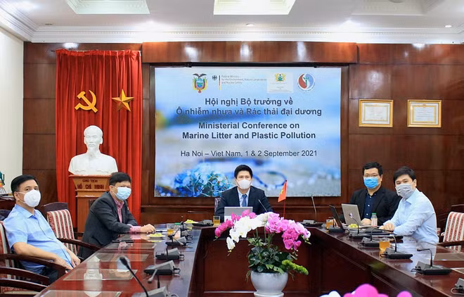 海洋垃圾和塑料污染部长级会议拉开序幕 ảnh 1