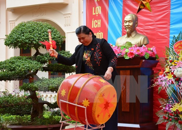 不断努力有效落实对教育培训进行根本性的全面革新 ảnh 1