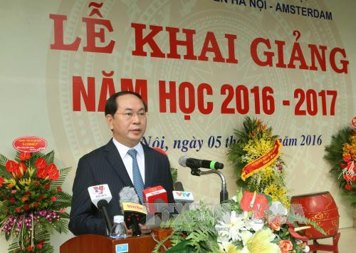 陈大光主席出席河内阿姆斯特丹重点高中开学典礼 ảnh 1