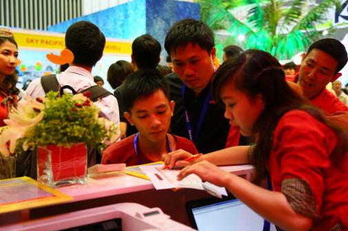 2016年胡志明市国际旅游展览会：越捷航空公司推出2100多张零价机票 ảnh 2