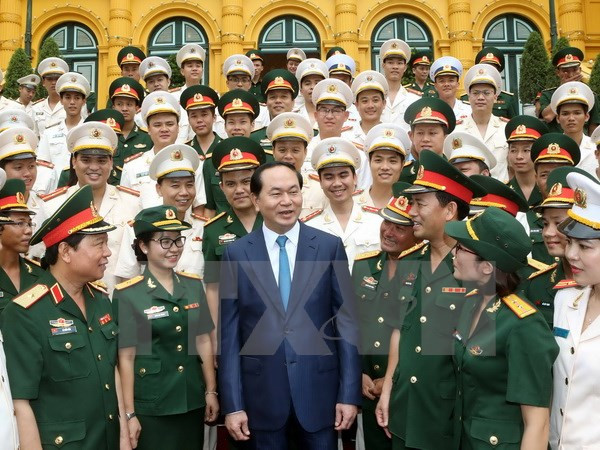 陈大光主席:充分发挥先进模范的辐射引领作用 ảnh 1 陈大光主席:充分发挥先进模范的辐射引领作用 ảnh 1