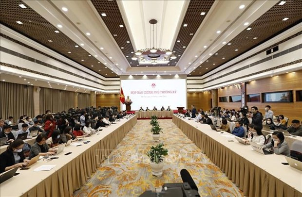 越南政府2月份例行新闻发布会：新冠疫苗接种工作预计于本周末或下周初进行 ảnh 1