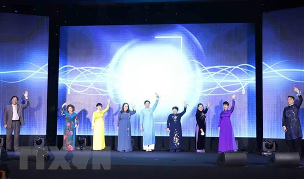 庆祝三八国际妇女节 越南启动“为妇女笑容”计划 ảnh 2 庆祝三八国际妇女节 越南启动“为妇女笑容”计划 ảnh 2