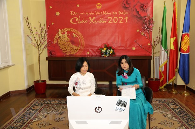 越南驻意大使馆举行收养越南孩子意大利家庭新春见面会 ảnh 1 越南驻意大使馆举行收养越南孩子意大利家庭新春见面会 ảnh 1