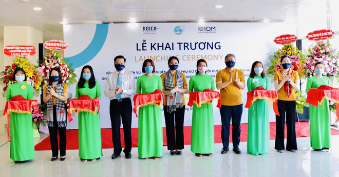 芹苴市:返乡移民妇女扶持一站式服务中心正式揭牌 ảnh 1 芹苴市:返乡移民妇女扶持一站式服务中心正式揭牌 ảnh 1