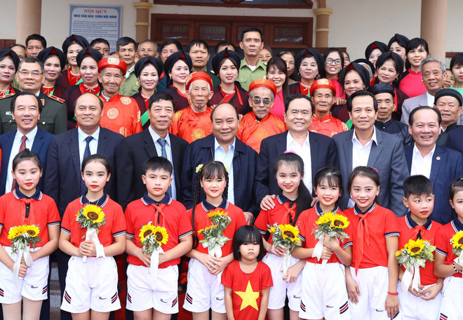 阮春福参加在北江省的“全民大团结日”活动 ảnh 2 阮春福参加在北江省的“全民大团结日”活动 ảnh 2