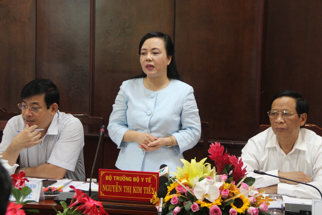 越南卫生部部长与隆安省领导举行工作会谈 ảnh 1 越南卫生部部长与隆安省领导举行工作会谈 ảnh 1