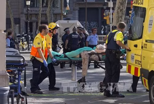 越南领导人就西班牙巴塞罗那恐怖袭击事件向西班牙领导人致慰问电 ảnh 1 越南领导人就西班牙巴塞罗那恐怖袭击事件向西班牙领导人致慰问电 ảnh 1