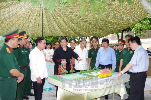 丛氏放探访和平省的老挝人民党第二次全国代表大会预备会历史遗址 ảnh 2 丛氏放探访和平省的老挝人民党第二次全国代表大会预备会历史遗址 ảnh 2