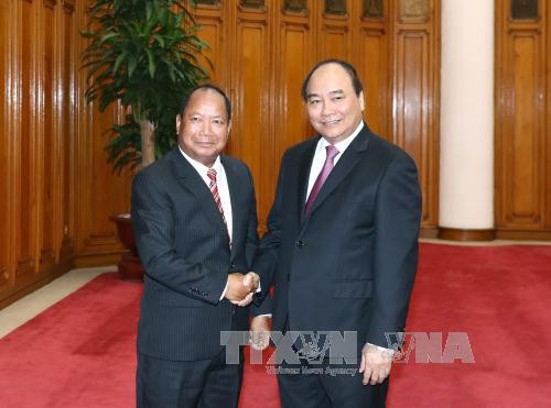 阮春福总理会见老挝国家安全部长 ảnh 1