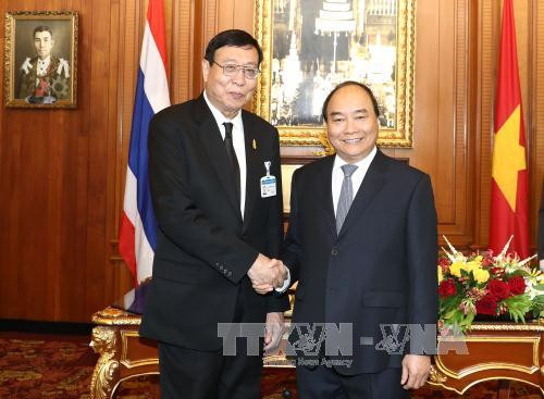 越南政府总理阮春福会见泰国枢密院主席和国家立法议会主席 ảnh 2