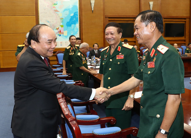 阮春福会见长山—胡志明大道传统协会代表 ảnh 1 阮春福会见长山—胡志明大道传统协会代表 ảnh 1