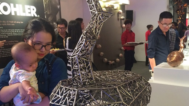 亚太和中东地区各国家和地区雕刻家的独特作品亮相河内 ảnh 1 亚太和中东地区各国家和地区雕刻家的独特作品亮相河内 ảnh 1