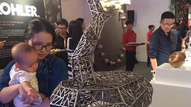 亚太和中东地区各国家和地区雕刻家的独特作品亮相河内 ảnh 1