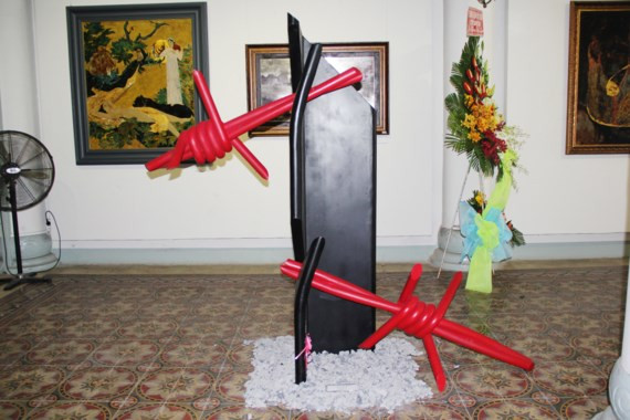 107位画家的122部作品亮相第20次胡志明市地区美术展 ảnh 1