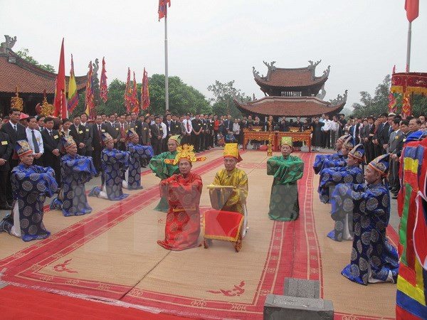 2016年雄王忌日暨雄王庙会将于4月12日至16日举行 ảnh 1 2016年雄王忌日暨雄王庙会将于4月12日至16日举行 ảnh 1