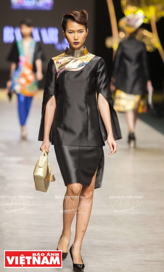 东西时装大放异彩(组图) ảnh 8 东西时装大放异彩(组图) ảnh 8