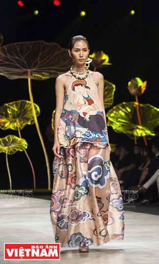 东西时装大放异彩(组图) ảnh 14 东西时装大放异彩(组图) ảnh 14