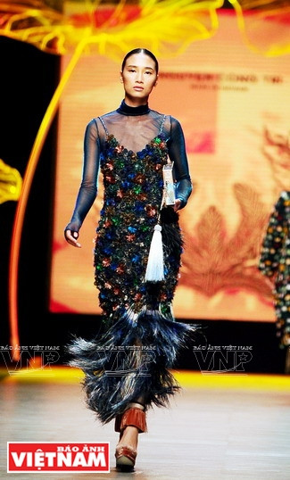 东西时装大放异彩(组图) ảnh 4 东西时装大放异彩(组图) ảnh 4