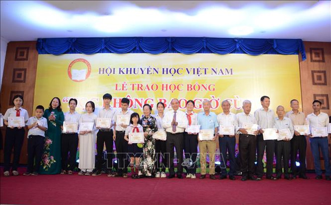 国家副主席武氏映春：将助学运动与提高人力资源质量相结合 ảnh 1