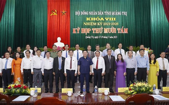 国会主席王廷惠出席广治省人民议会第十八次会议开幕式 ảnh 3 国会主席王廷惠出席广治省人民议会第十八次会议开幕式 ảnh 3