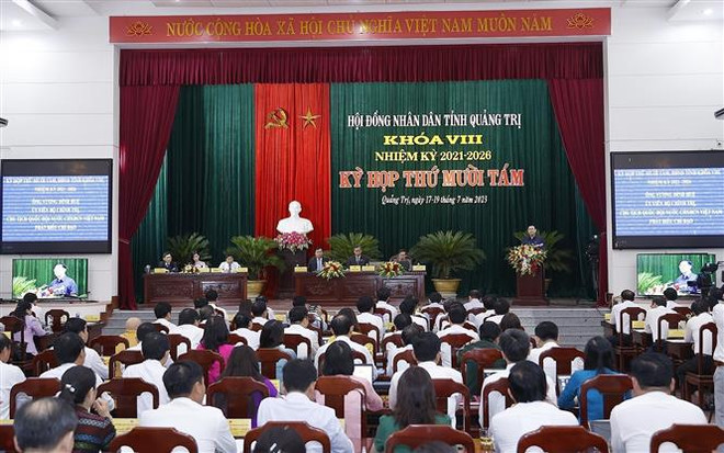国会主席王廷惠出席广治省人民议会第十八次会议开幕式 ảnh 1 国会主席王廷惠出席广治省人民议会第十八次会议开幕式 ảnh 1